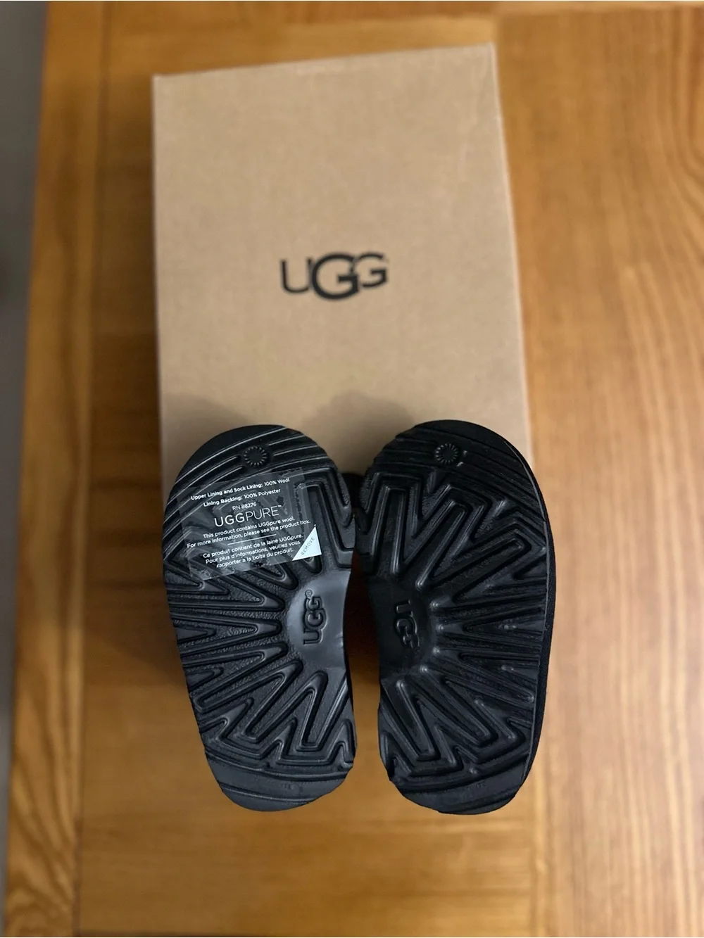 NIB UGG T CLASSIC METALLIC DOTS NIB Toddler Size 6